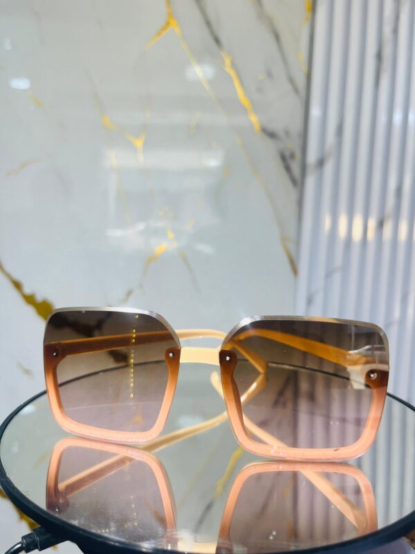 ML 132 Veyra Sunglasses - Image 3