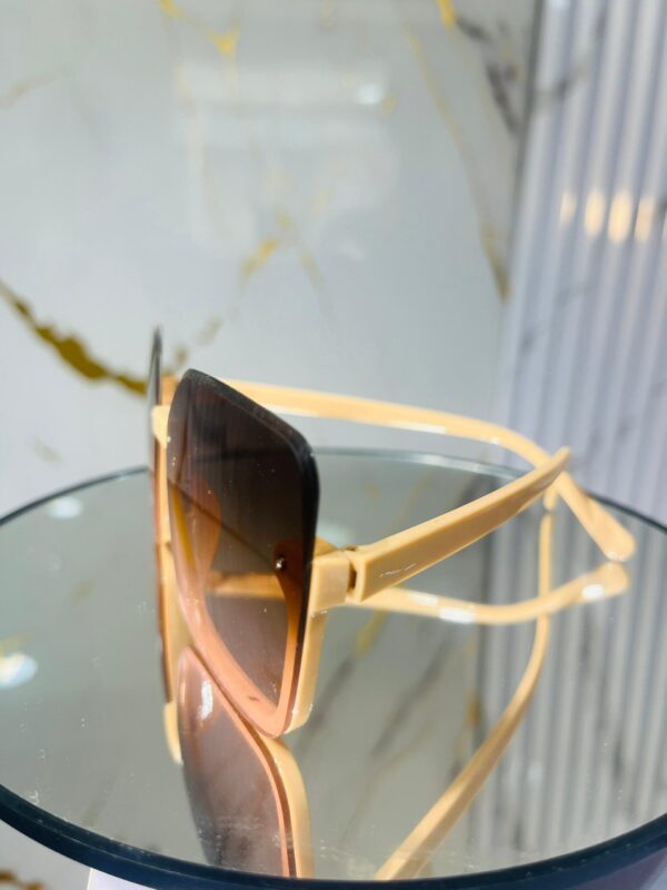 ML 132 Veyra Sunglasses - Image 2